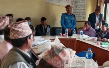 बैतडीमा एसईईका लागि नियुक्त गरिएका केन्द्राध्यक्षहरुलाई अभिमुखिकरण,परीक्षालाइ  मर्यादित बनाउन निर्देशन